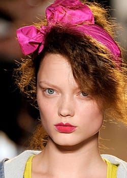 АКСЕСОАРИТЕ – ИДЕАЛНО ДОПЪЛНЕНИЕ ЗА ВСЯКА ПРИЧЕСКА